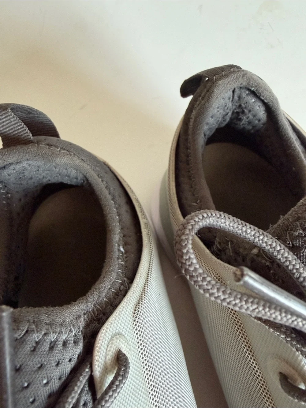 KURU Atom Womens Cloud Gray Athletic Casual Sneaker size 7